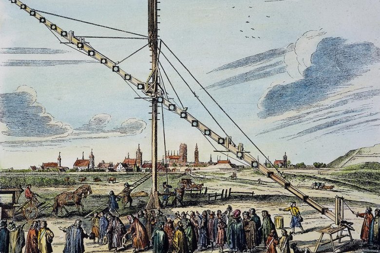 PLANETARIUM / Program na kwiecień