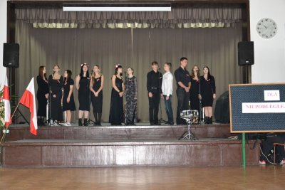 Uczniowie ZST dla Niepodległej